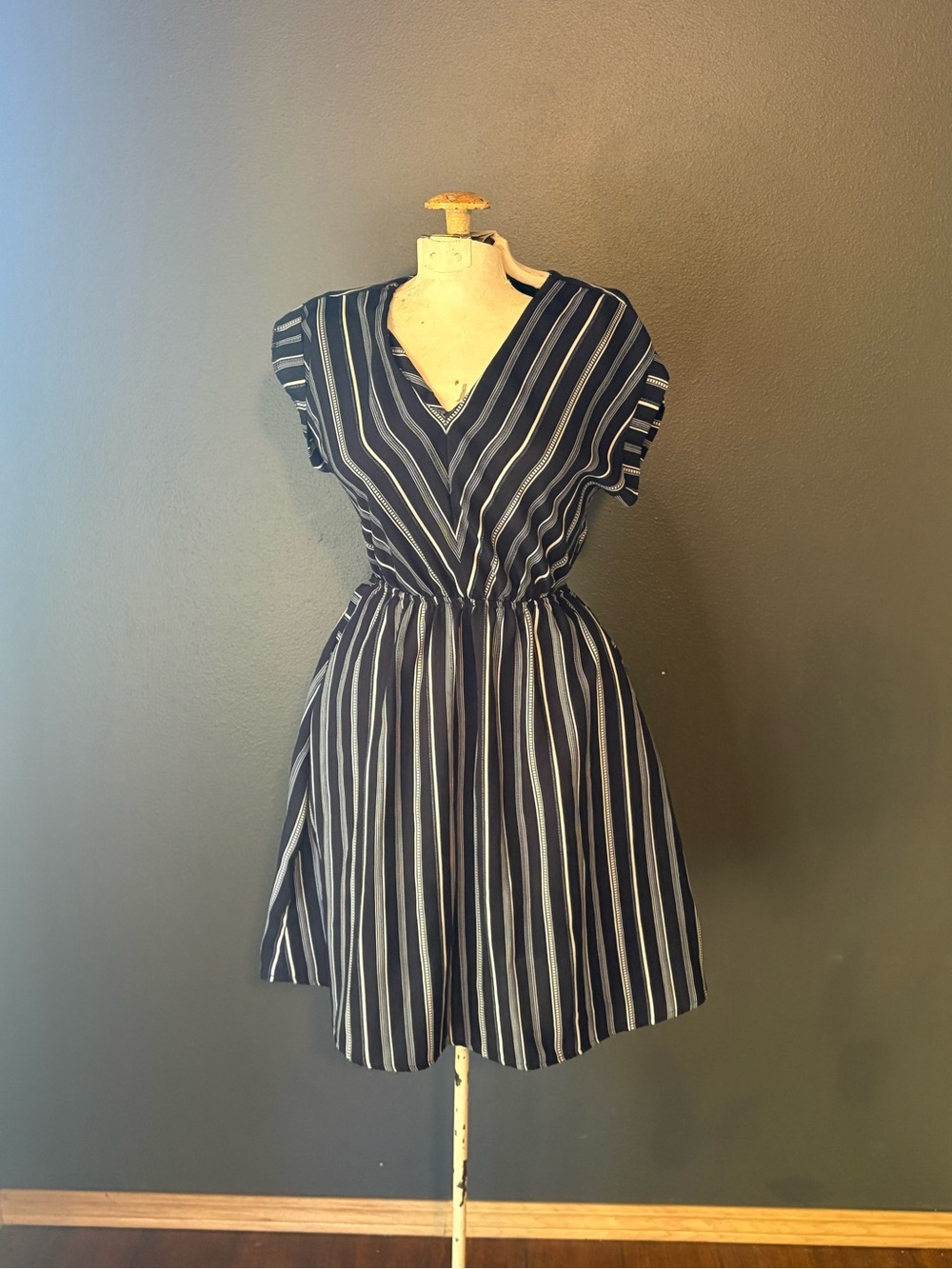 Monteau Navy & White Striped V-Neck Mini Dress Sz Small